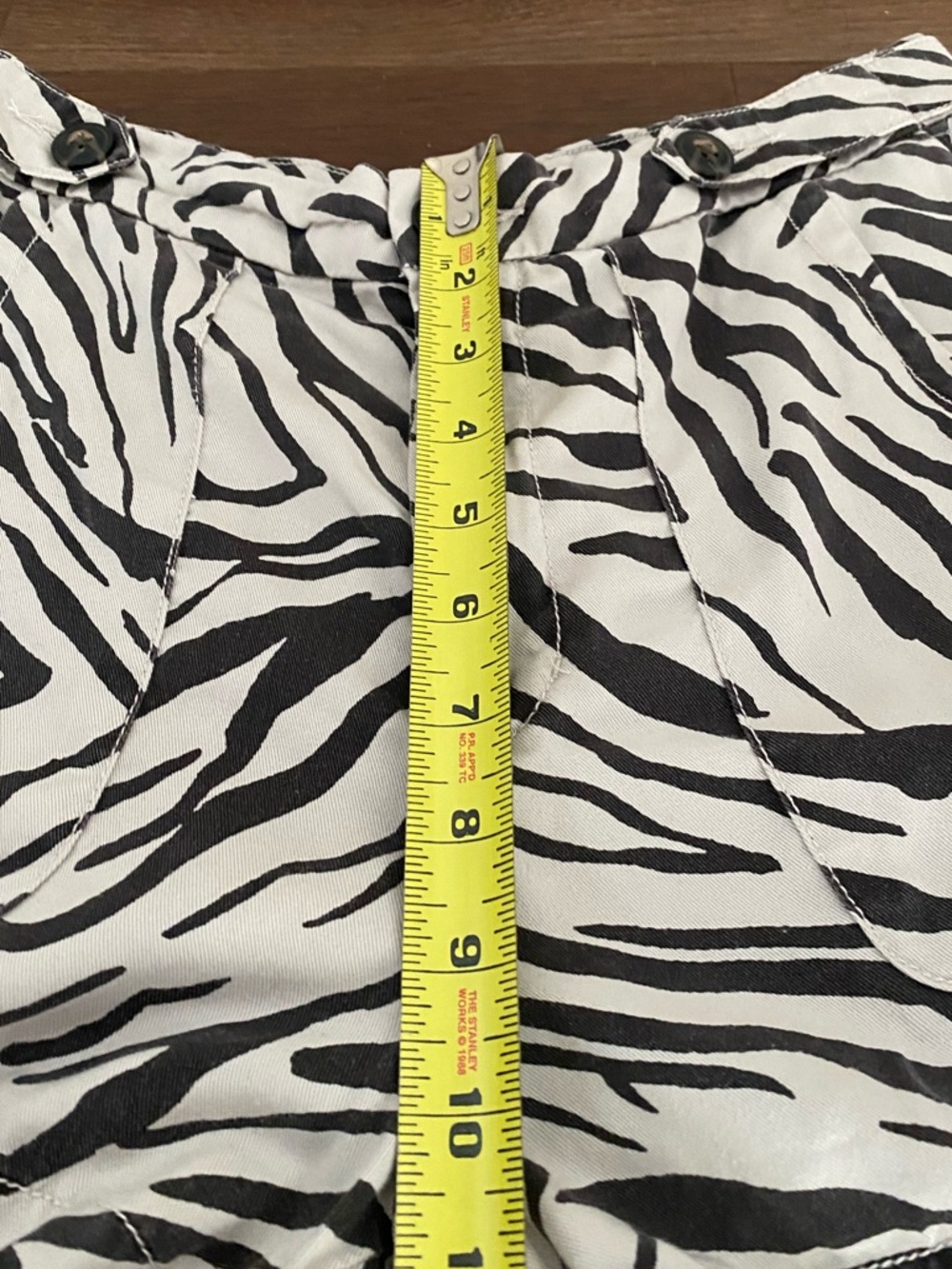 Cynthia Rowley Ivory & Brown 100% Lyocell Zebra Print Shorts Women’s Size 4 - Picture 7 of 14